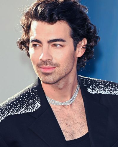 Joe Jonas Biography, Age, Height, Weight, Wife, Net Worth & More